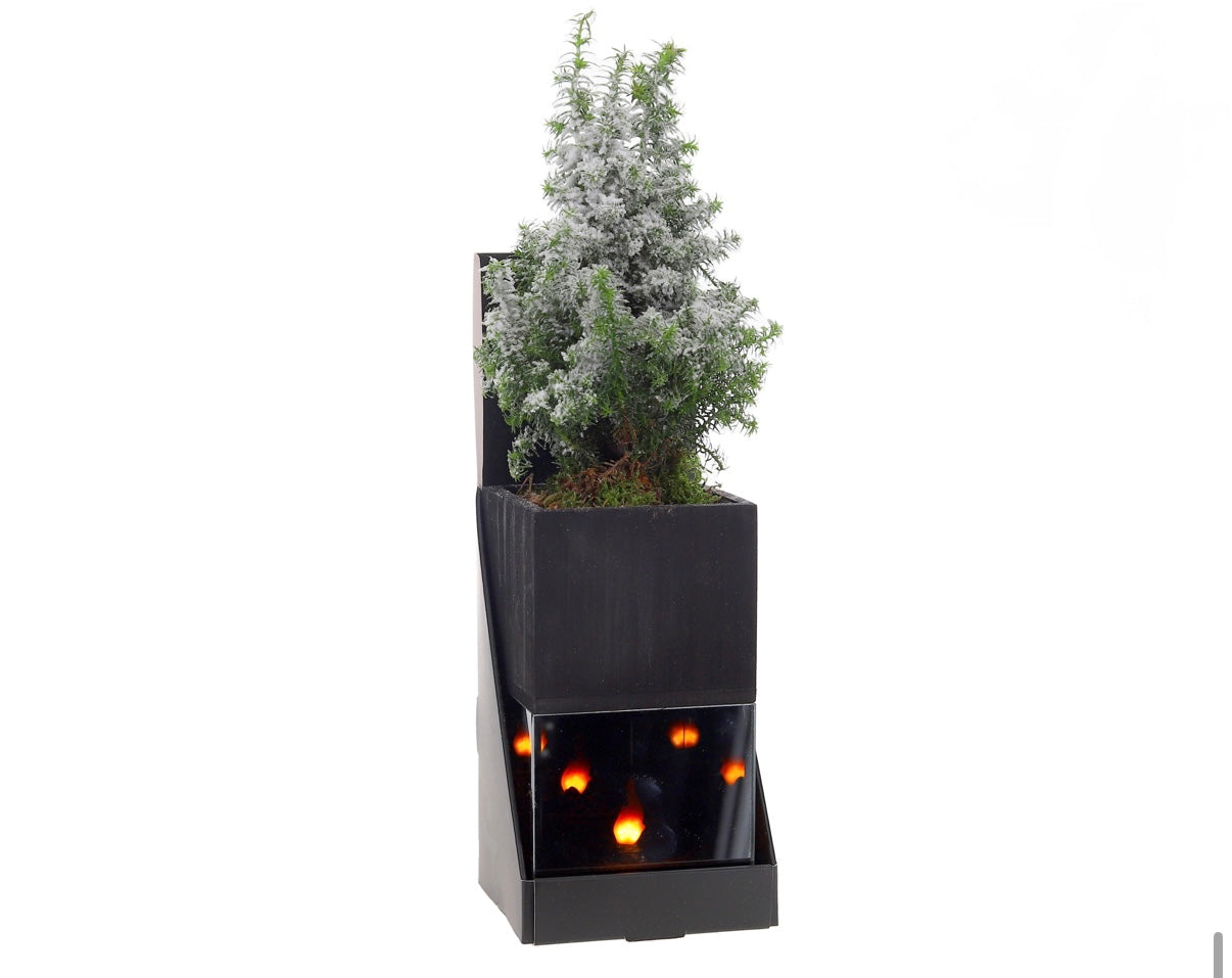 kerstboompje met vlam-led in houten planter